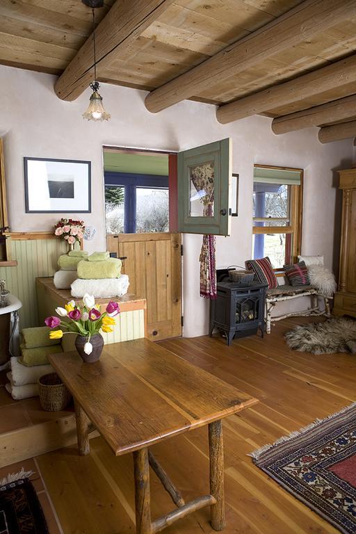 Casa Gallina - An Artisan Inn Taos Room photo