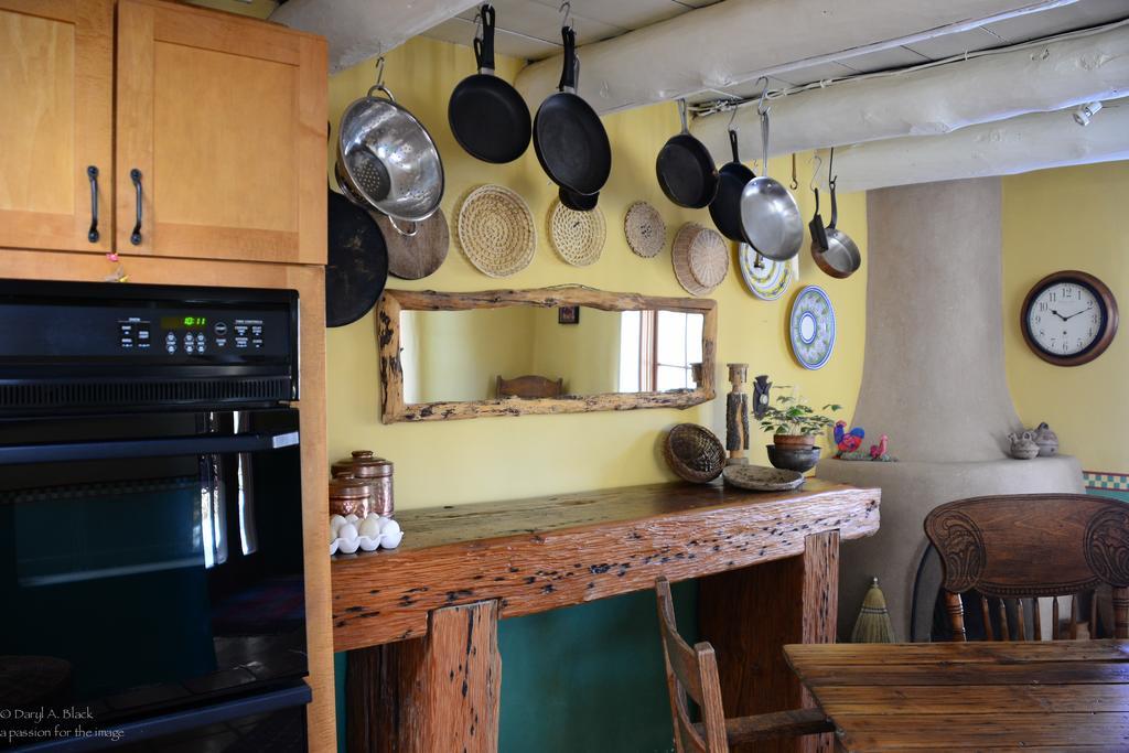 Casa Gallina - An Artisan Inn Taos Room photo